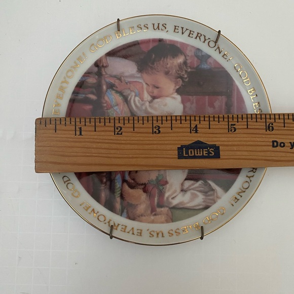 Kathy Lawrence Christmas Blessings Praying Child God Bless Us Everyone plate - Picture 5 of 6